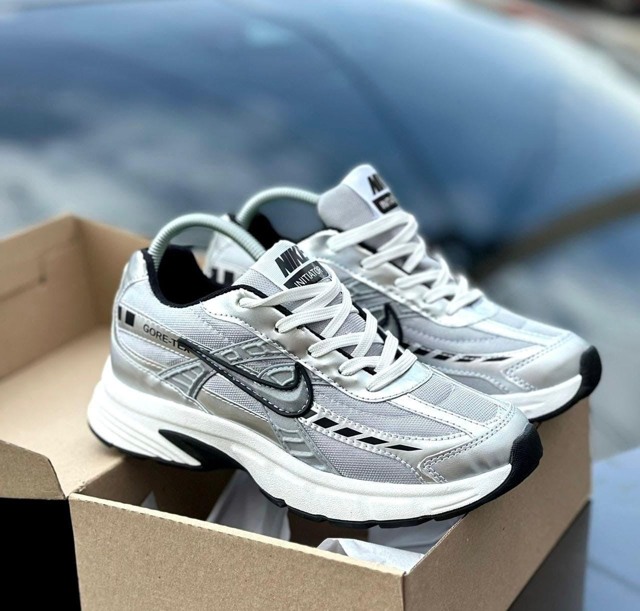 Tenis Nike Initiator Gris Caballero