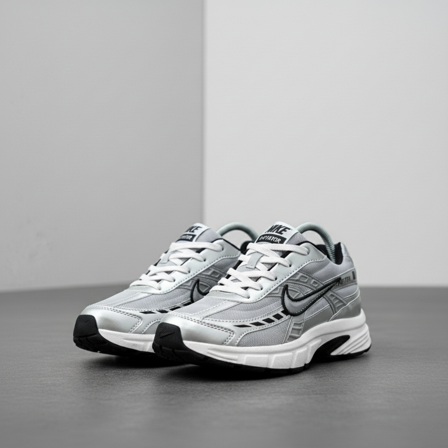 Tenis Nike Initiator Gris Caballero